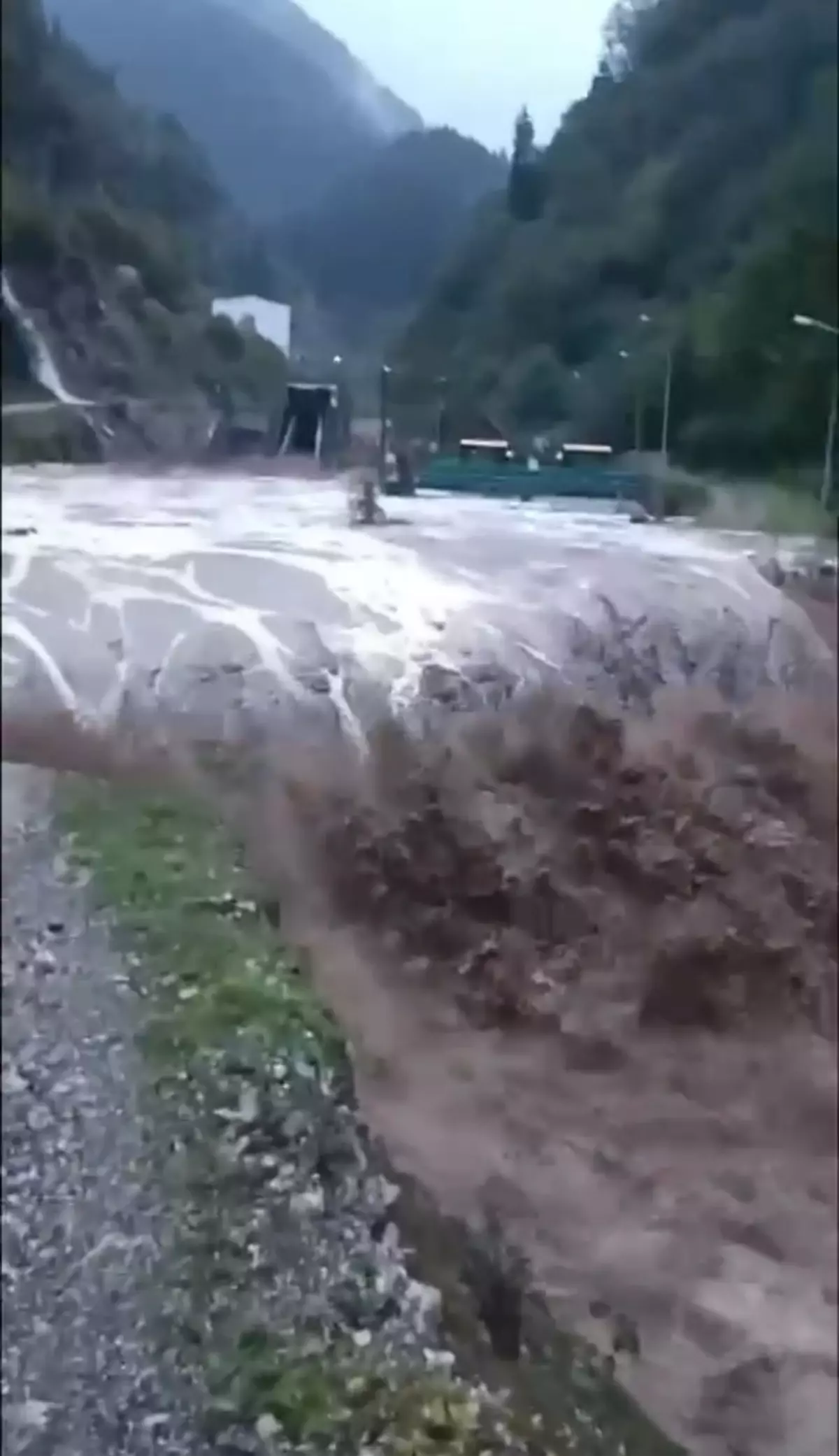 borckada sel felaketi yollar ve kopruler zarar gordu rksdl5xG