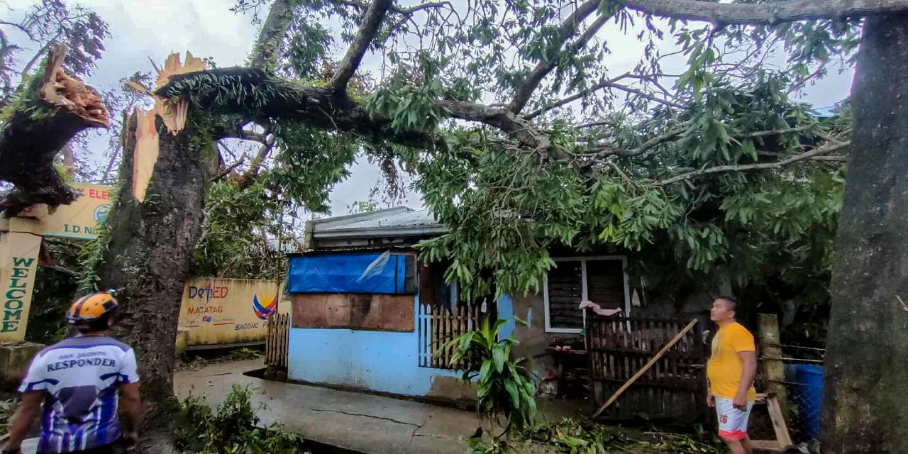 filipinlerde bualoi firtinasi 19 kisi hayatini kaybetti XXgapIY8