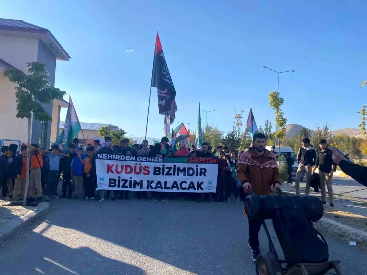 agrida gazze ve aksa tufanina destek yuruyusu duzenlendi CIjIZUex.jpg