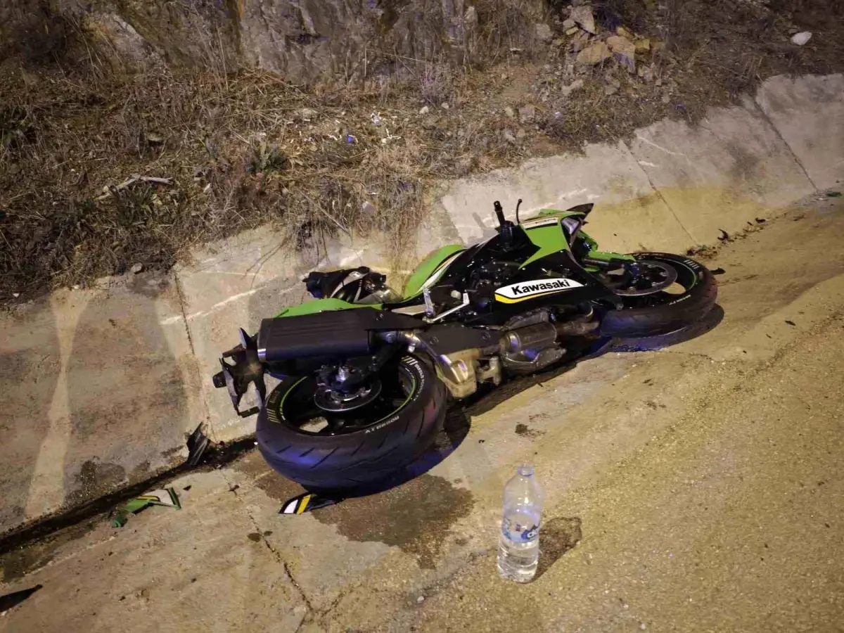 bilecikte motosiklet ile hafif ticari arac carpisti 1 yarali degwyp1z