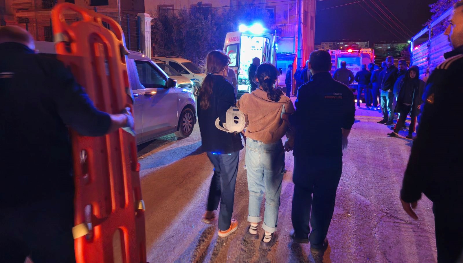 dugun hazirligi yapilan evin tavani coktu 6 yarali LtGxi7Op.jpg