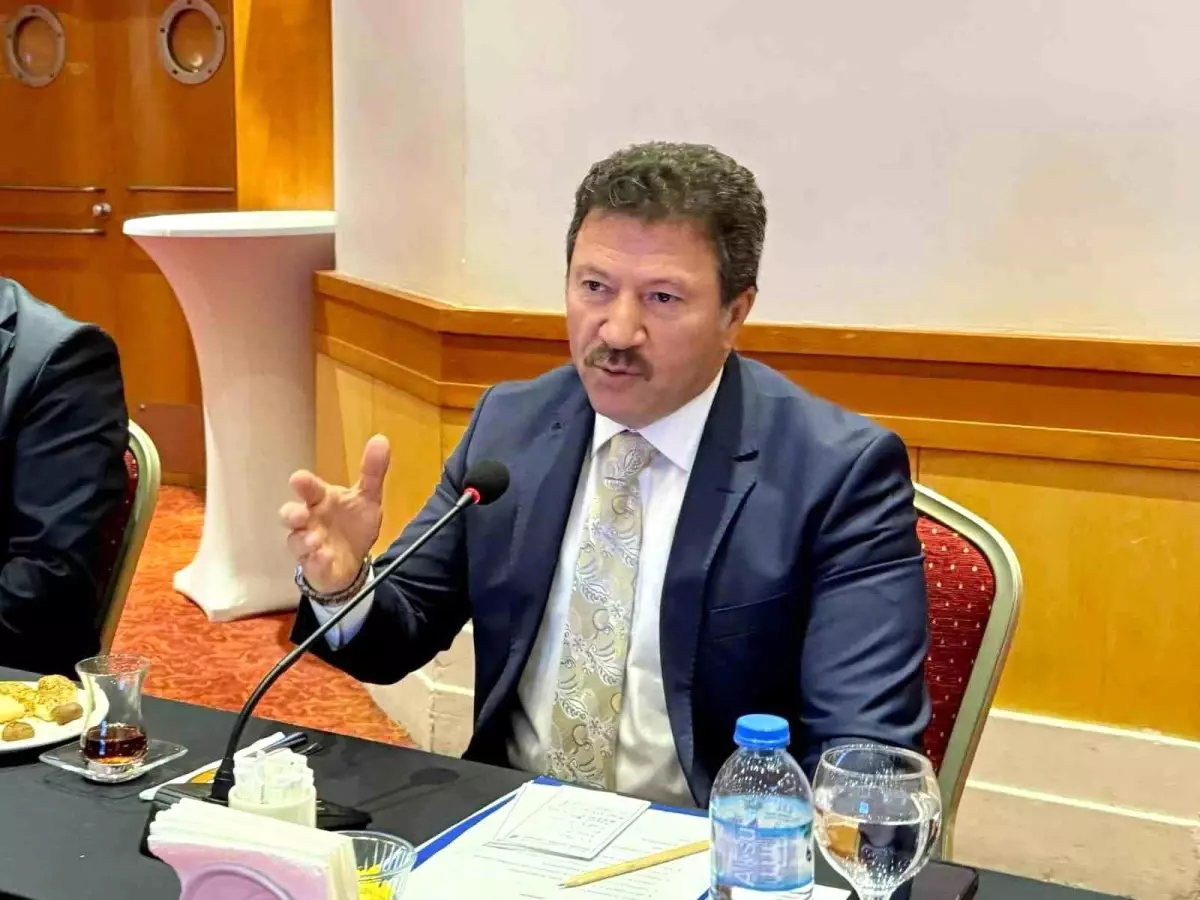 esnaf ve sanatkarlar toplantisi antalyada EYrdvGXb.jpg