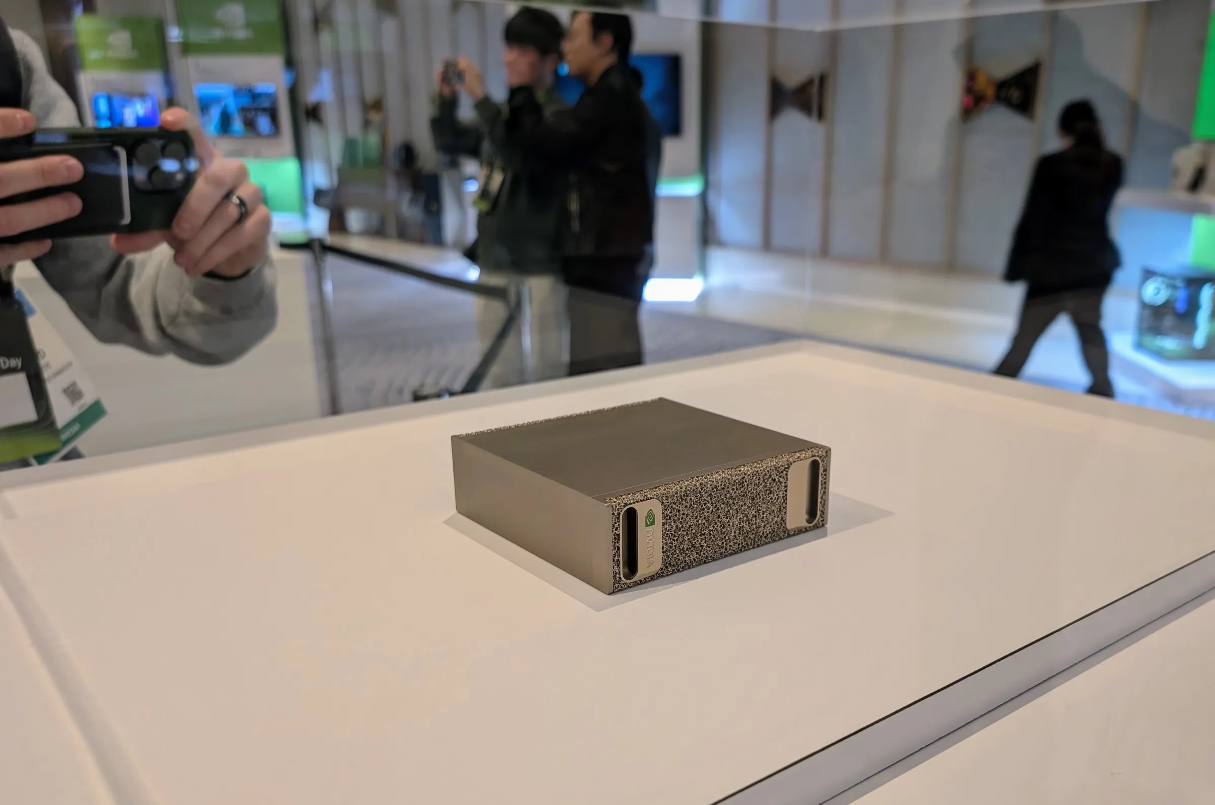 nvidia kisisel yapay zeka super bilgisayari sparki satisa sunuyor XHsPM3WE.jpg