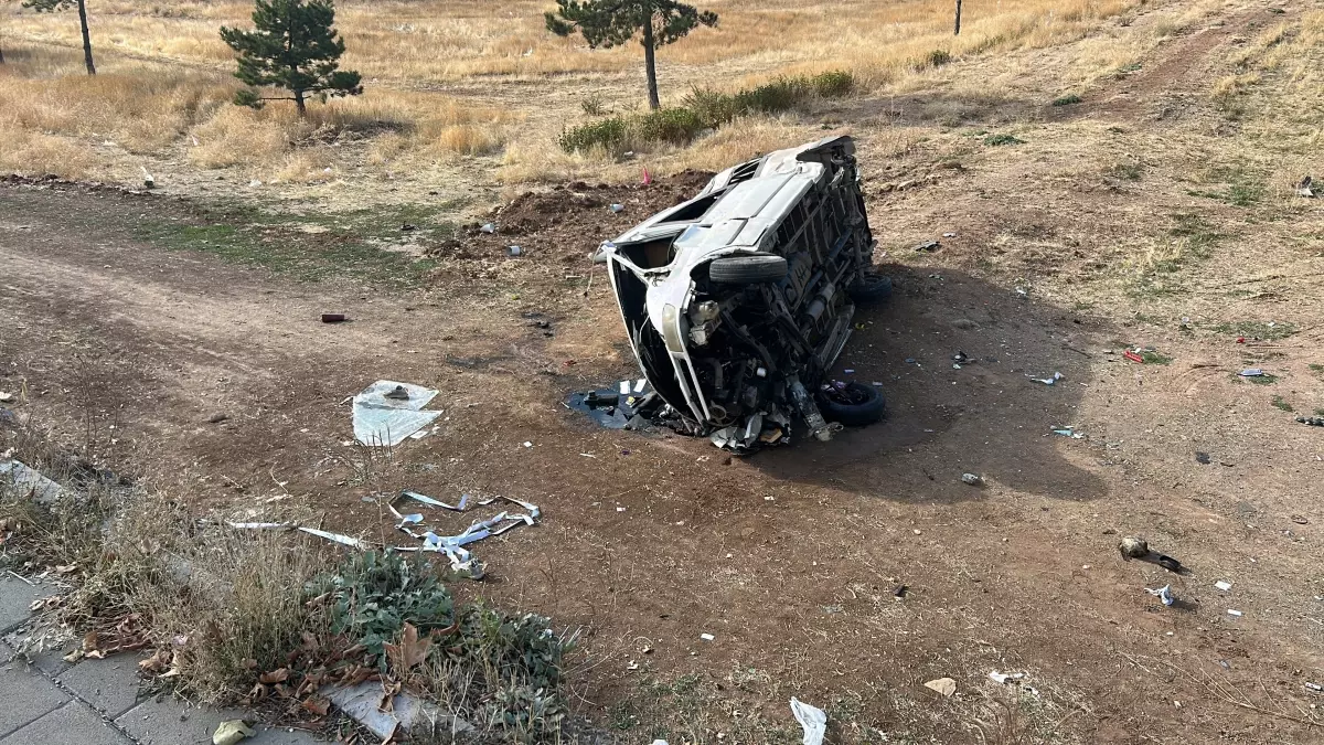 sivasta ehliyetsiz surucu kaza sonucu hayatini kaybetti YpVC65y8.jpg