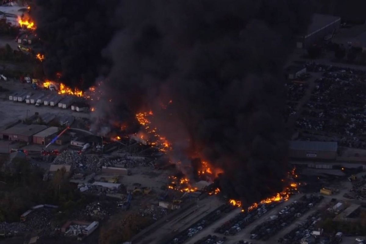 abdde kargo sirketi upsye ait ucak dustu ardindan patlama meydana geldi VMBPnp81.jpg