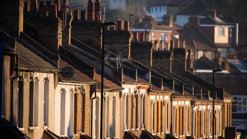 airbnb londrada siddet ve istismar magduru kadinlar icin ucretsiz konaklama saglayacak 1w2r4CgV.jpg