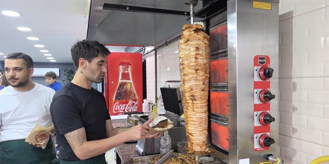 besiktasin eski yildizi futbolu birakti donerci oldu RRv8Ig6y.jpg