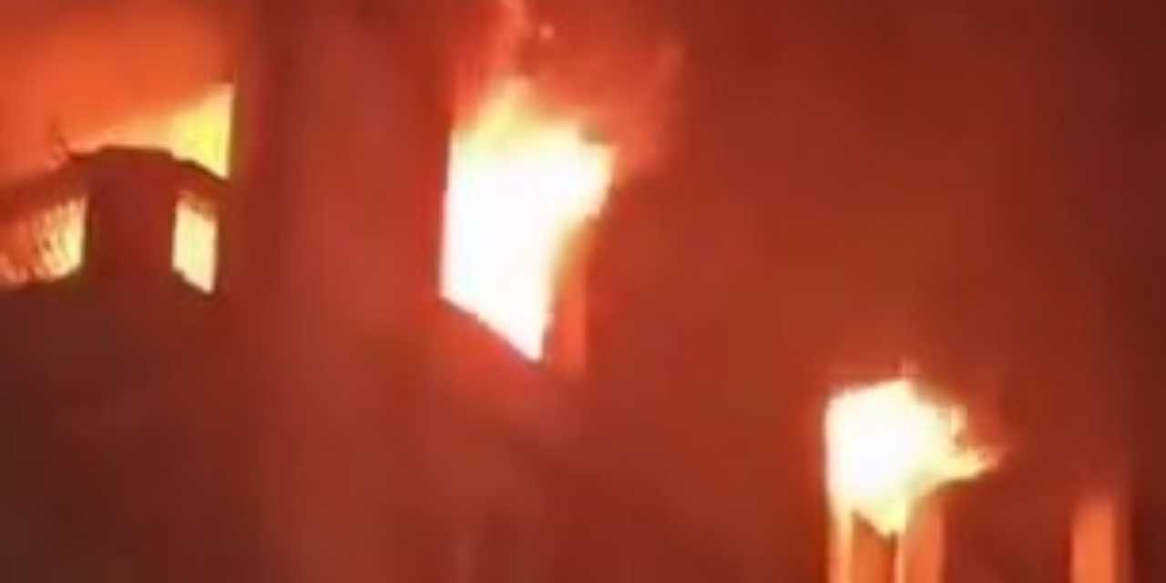 huzurevinde yangin panigi 10 kisi can verdi Diz4Tlib.jpg