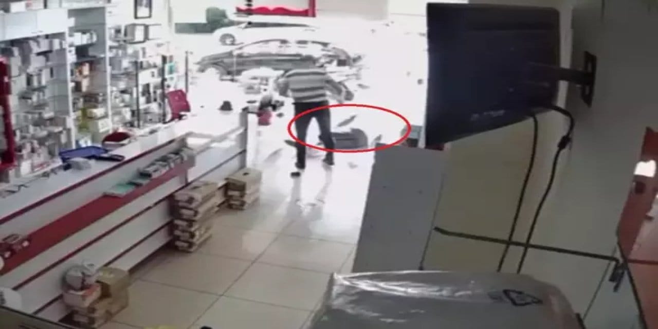 o saldirinin bir de oncesi varmis eczaci teknisyeninin yasli adami tartakladigi ortaya cikti X4OVIxMf.jpg