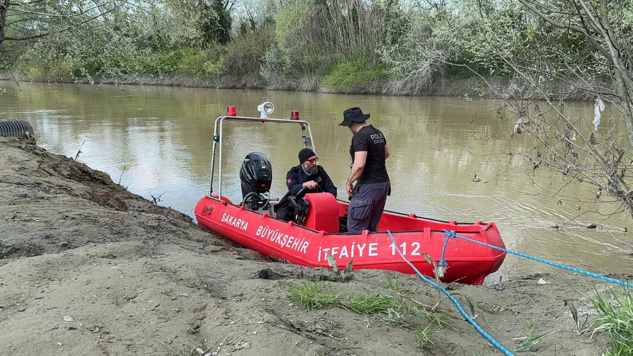 Sakarya Nehri’nde Kaybolan 6 Yaşındaki Ahmet İçin Arama Çalışmaları Devam Ediyor