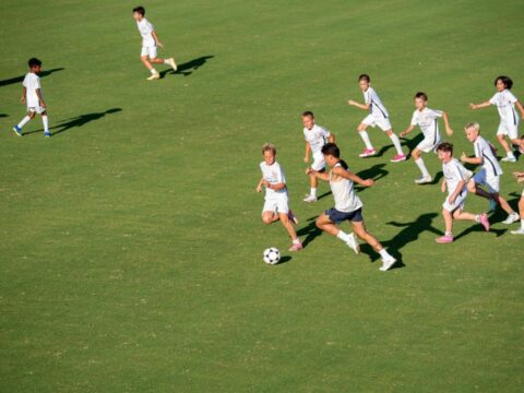 Arda guler minik futbolcularla bir araya geldi xYWtZD3q