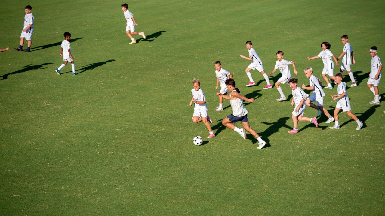 Arda guler minik futbolcularla bir araya geldi xYWtZD3q