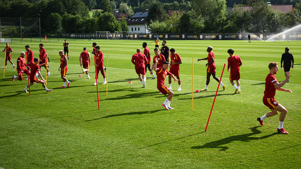 Galatasaray acik acik gitmesini soyledi hemen yonetime zorluk cikardi NNDpRDgd