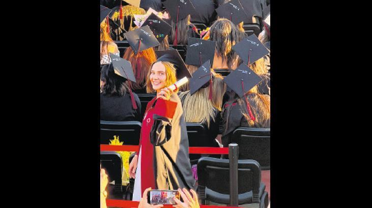 Kariyerini diplomayla taclandirdi gYrvmcPn